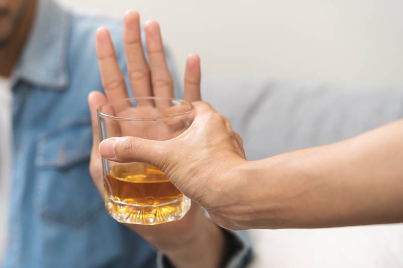 Thérapie laser douce pour arrêter l’alcool sans symptôme physique ni sensation de manque en une séance Strasbourg